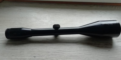 Buenas.
Vendo este magnifico visor. 
Optica y regulaciones impecables. 
Con signos muy leves de uso. 
Tubo 11