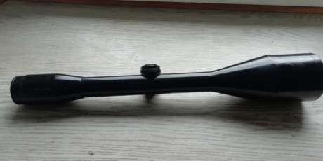 Buenas.
Vendo este magnifico visor. 
Optica y regulaciones impecables. 
Con signos muy leves de uso. 
Tubo 10