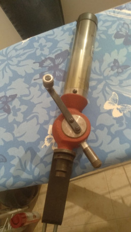 Un compañero tiene este dosificador, no lo ha utilizado nunca y no sabe si tiene todas las piezas y si 01
