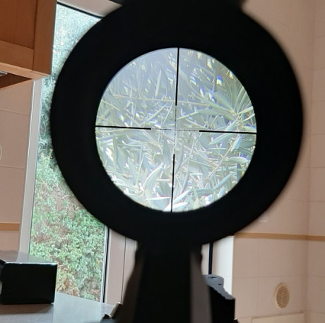 Visor 6-18x44, con corrección de paralaje,  ajuste de dioptrías en el ocular, tubo de 30mm, longitud 335mm, 11