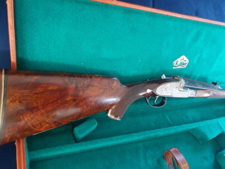 Vendo precioso rifle Express paralelo del prestigioso armero Victor Sarasqueta modelo safari, calibre 40