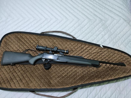 Se vende conjunto formado por:

- Rifle BROWNING MK3 300 Win Mag  
- Monturas EAW Apel  
- Mira Leupold 01