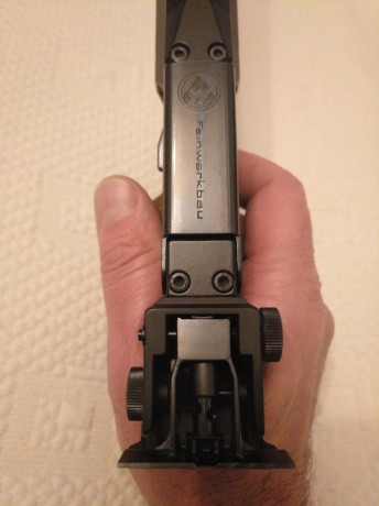 Buenas noches,
Feinwerkbau 100, fantástica pistola de competición sistema SSP, en excelente estado general 11