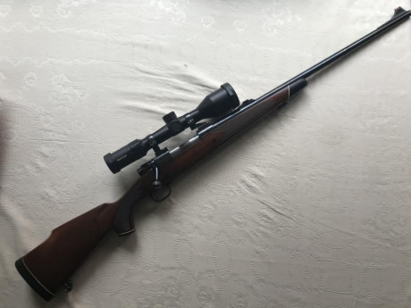 Vendo Winchester calibre 300 WM con visor Minox 2-10 x 50.
El rifle esta usado pero en muy buenas condiciones 01