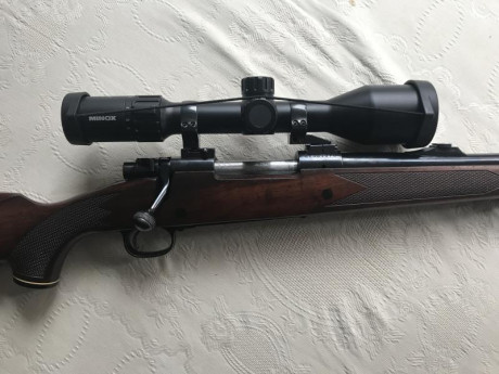 Vendo Winchester calibre 300 WM con visor Minox 2-10 x 50.
El rifle esta usado pero en muy buenas condiciones 00