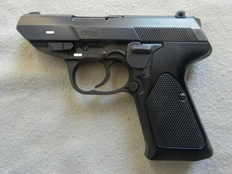Venden pistola WALTHER P5 Compact.

Con caja original, 2 cargadores, manual instrucciones, blanco de pruebas 02
