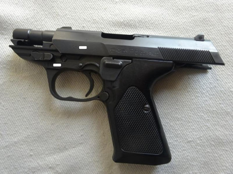 Venden pistola WALTHER P5 Compact.

Con caja original, 2 cargadores, manual instrucciones, blanco de pruebas 12