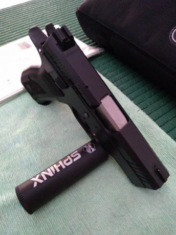 VENDO pistola SPHINX 3000 tactical. 9mm 
La pistola es el modelo fabricada totalmente en acero, de producción 00