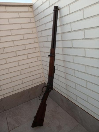 Hola 
Vendo este rifle por 300€, no negociables, más gastos si fuese necesario. Pese a que tiene sus años, 00
