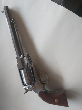 Se vende Revólver de avancarga Remington 1858 PIETTA acabado INOX.
300€+portes.
El revolver se encuentra 02