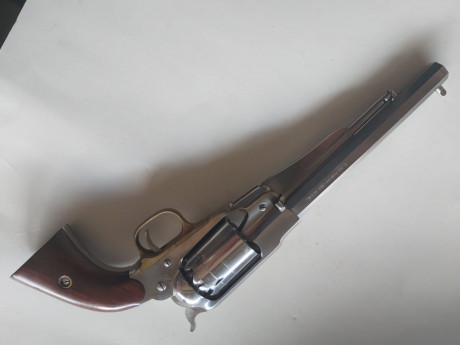 Se vende Revólver de avancarga Remington 1858 PIETTA acabado INOX.
300€+portes.
El revolver se encuentra 01