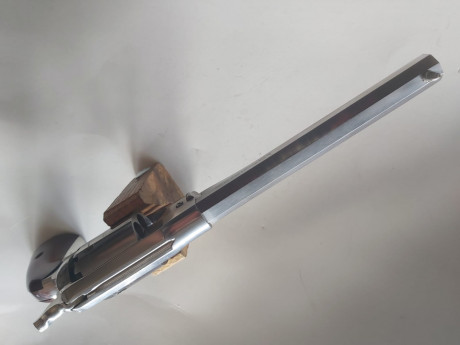 Se vende Revólver de avancarga Remington 1858 PIETTA acabado INOX.
300€+portes.
El revolver se encuentra 12