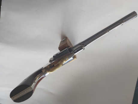 Se vende Revólver de avancarga Remington 1858 PIETTA acabado INOX.
300€+portes.
El revolver se encuentra 10