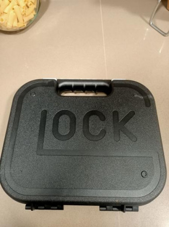 Vendida Pistola Glock 43 como nueva. Disparada como mucho en 100 disparos, se vende por no usar. 61