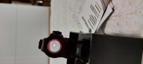 Pues eso cambio visor holosun modelo hs403b...punto rojo el cual tiene varios tamaños..asta 2 MOAS.
esta 00