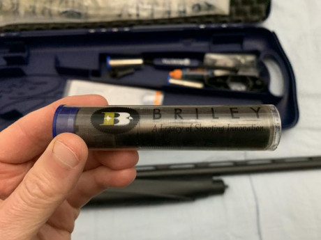 Buenos días.

Se vende escopeta Beretta A400 Lite calibre 12 con cañón de 71cm. Está en un estado impecable.

Fue 02