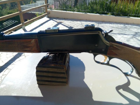 Rifle de acción suave, cañón de 56 cm., gatillo mejorado (1,5 Kg), regulador de culata, alza y punto de 10