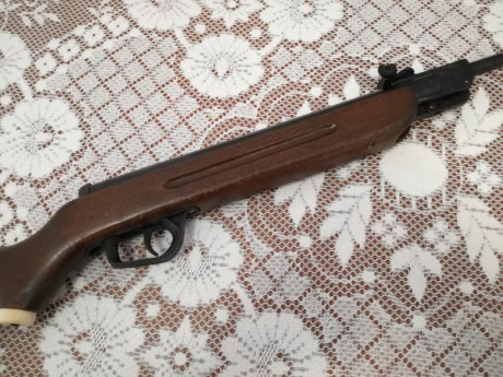 El gamo 45-S-61 Mítica carabina de aire comprimido, de los inicios de la empresa El Gamo en calibre 4,5.

Funcionamiento 02