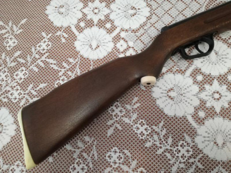 El gamo 45-S-61 Mítica carabina de aire comprimido, de los inicios de la empresa El Gamo en calibre 4,5.

Funcionamiento 01