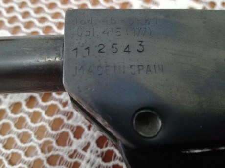 El gamo 45-S-61 Mítica carabina de aire comprimido, de los inicios de la empresa El Gamo en calibre 4,5.

Funcionamiento 21