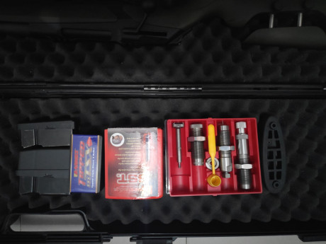 Rifle del 2018 pero casi sin uso va con maleta y accesorios según foto 
Precio 2650 € negociables 639149966 01