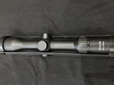 Vendo visor de la famosa marca steiner de 2-8x42 con R.I impoluto , tiene dos salidas al campo , muy pocos 01