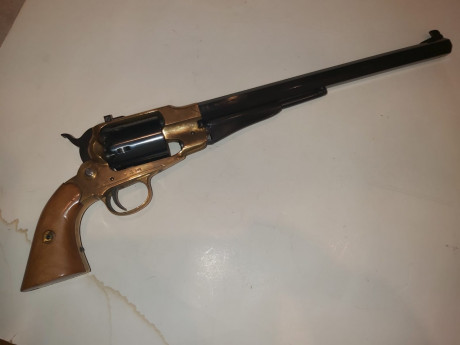 Hola a todos.
Un amigo vende revólver de avancarga Remington Pietta Buffalo Shoulder. Nuevo, sin usar. 01