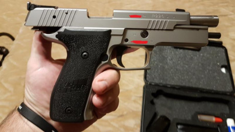 Hola
Pongo a la venta mi primera pistola, comprada nueva, utilizada solo en precisión,  con mucho mimo, 40