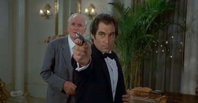 Compañeros,

En vista de las ganas de algunos (Elcafe, Wilcow, Vrakk, etc) por adivinar armas de películas 10