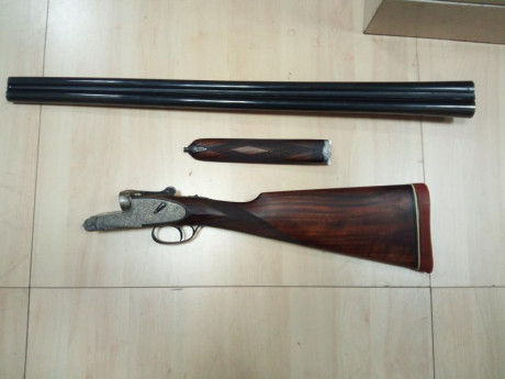 Se vende escopeta paralela-yuxtapuesta Unión Armera 215 mono-gatillo en perfecto estado.

800 €, la escopeta 00