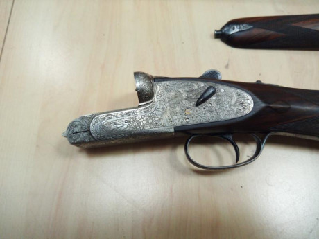 Se vende escopeta paralela-yuxtapuesta Unión Armera 215 mono-gatillo en perfecto estado.

800 €, la escopeta 10