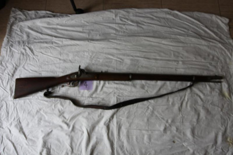 Copia fusil inglés de avancarga, realizada probablemente en una zona tribal del Norte de Pakistán.
Alza 00