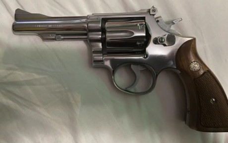 Buenas.

Por razones que no vienen al caso en este hilo, hablé con el importador europeo de SMITH&WESSON 11