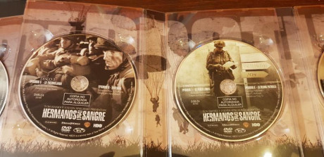 Vendo por 50 eur portes a convenir
Perfecto estado , coleccion completa 6 dvds impolutos 
Embalaje original 01
