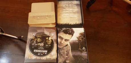 Vendo por 50 eur portes a convenir
Perfecto estado , coleccion completa 6 dvds impolutos 
Embalaje original 10