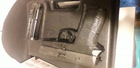 Se vende Sig Sauer Sp2009 guiada en A. El arma se encuentra en Madrid, y tiene calibre 9 pb. Rebajada 00
