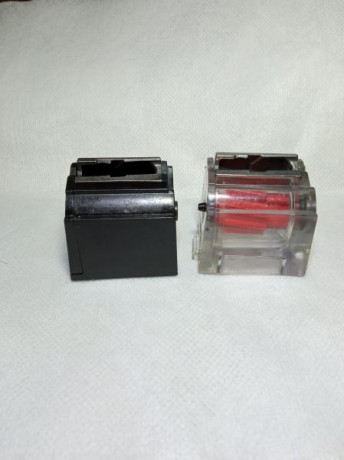 Dos cargadores originales Ruger, uno negro y otro transparente, los dos de 10 cartuchos de capacidad.

Precio 00