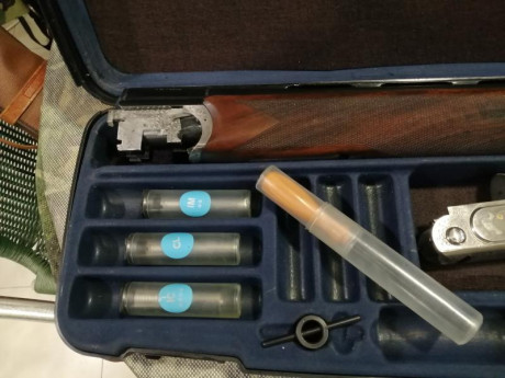 Se cambia por rifle de mi interés y similar precio de nuevo y estado que mi escopeta, incorpora culata 10