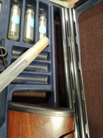 Se cambia por rifle de mi interés y similar precio de nuevo y estado que mi escopeta, incorpora culata 20