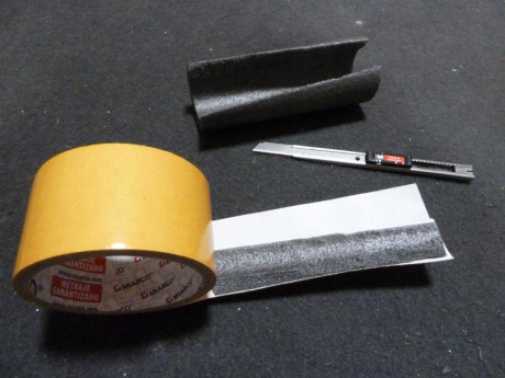 Aprovechando la pintura que compré para el conjunto soporte del visor... he modificado dos piezas (cachas 31