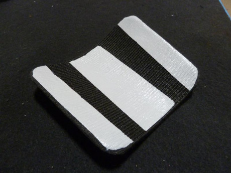 Aprovechando la pintura que compré para el conjunto soporte del visor... he modificado dos piezas (cachas 52