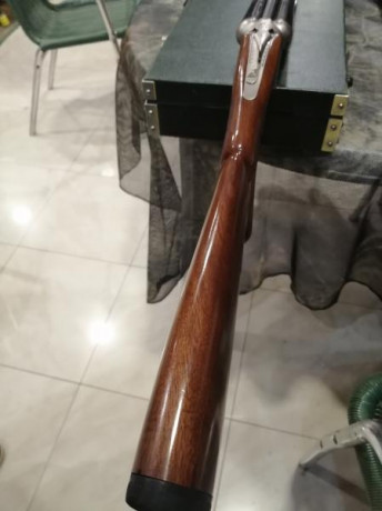 Sin uso ,tan solo usada en poquísimas ocasiones , no hay diferencia con respecto a otra escopeta sacada 32