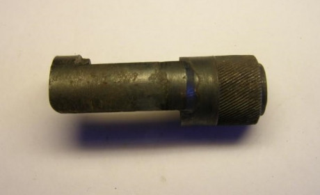 Buenos días a todos.

Mis preguntas giran en torno al tapabocas de Mauser 98K de la fotos, si alguien 01