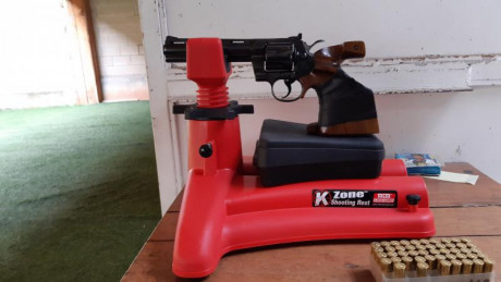Hola compañeros voy a empezar a recargar el 38 para un Colt Python de 6" y me gustaría conocer vuestra 140