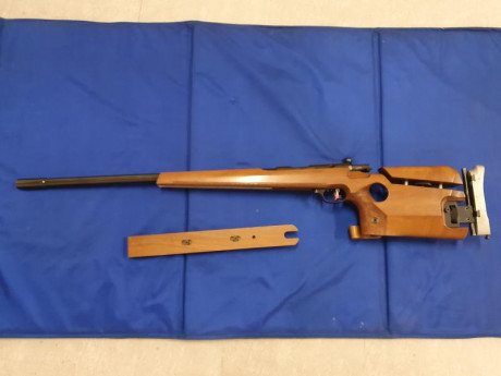 Vendo esta maravilla de carabina en 22lr.

Predecesora de las actuales kk300.

Para ver y probar en Pamplona.

Tiene 00