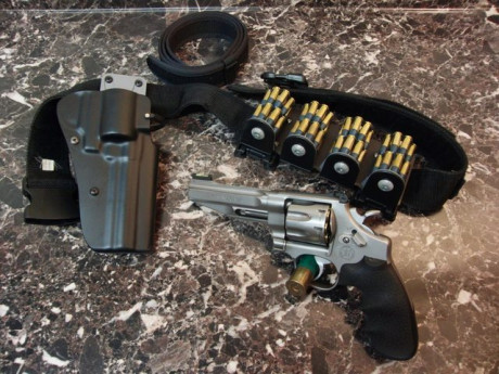 Me encantaría hacer recorrido con revolver, para ello tengo un colt tropper, , con él tengo cuerda para 72