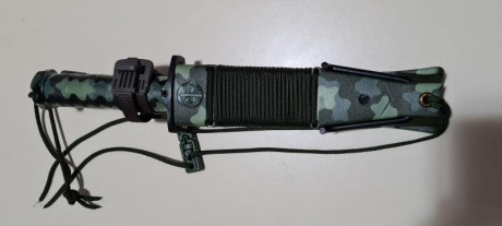 Se vende  este precioso Jungle king II CAMO. Descatalogado, incluyo kit de  supervivencia de repuesto 00