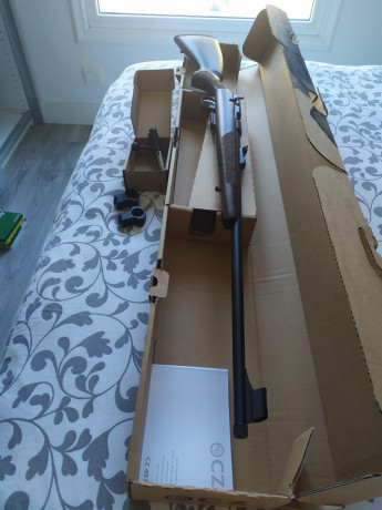 Vendo carabina CESKA CZ 457 LUX calibre .22WM nueva sin estrenar comprada en julio de este año. Dejo las 12