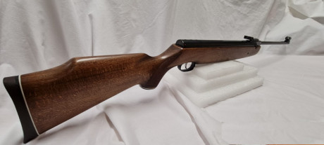 Hola otra vez:

La bestia parda de mi colección

Weihrauch hw80 cal 6,35. En perfecto estado de mecánica 01