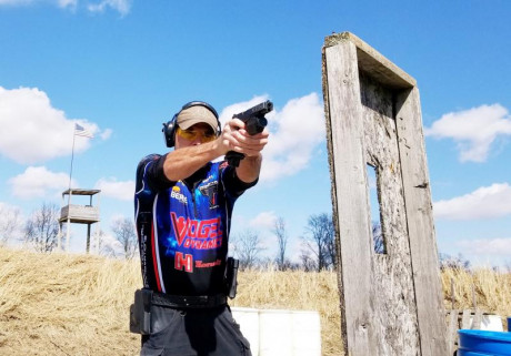 Buenas tardes
Le estoy haciendo un reestiling a la Beretta 92 FS y una de las cosas que quiero ponerle, 62